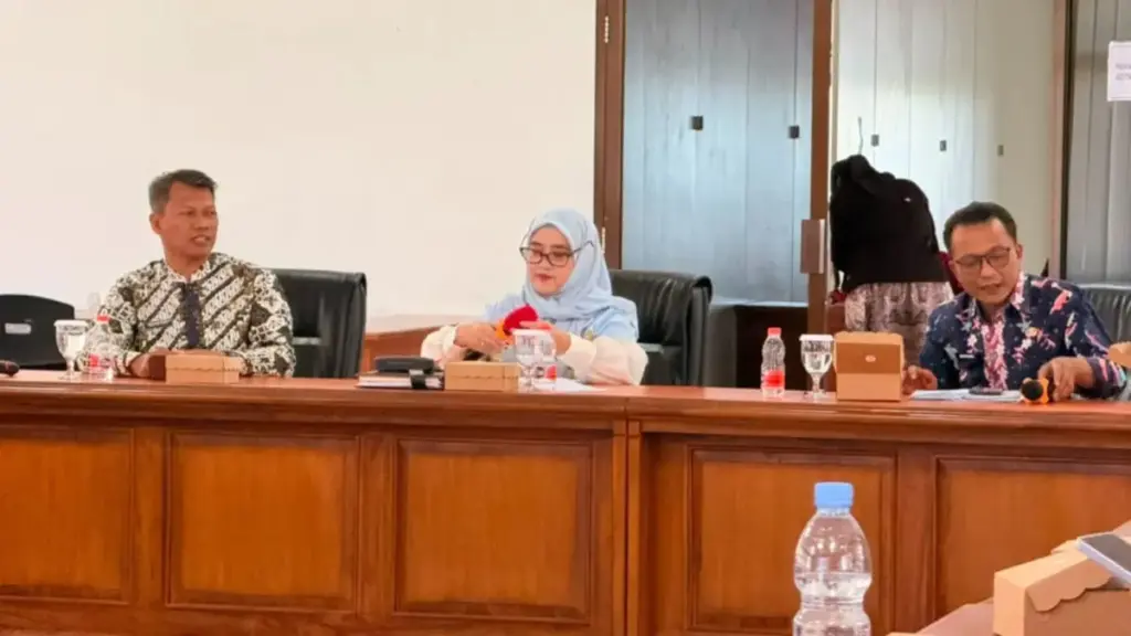 Wakil-Wali-Kota-Cirebon-Siti-Farida-Rosmawati