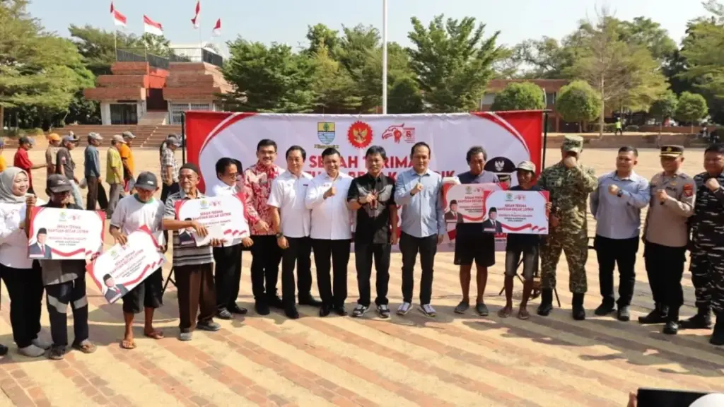 Prabowo Bagikan 200 Becak Listrik di Cirebon, Pengayuh Lansia Tak Lagi Diuji Fisik Becak-listrik-gratis