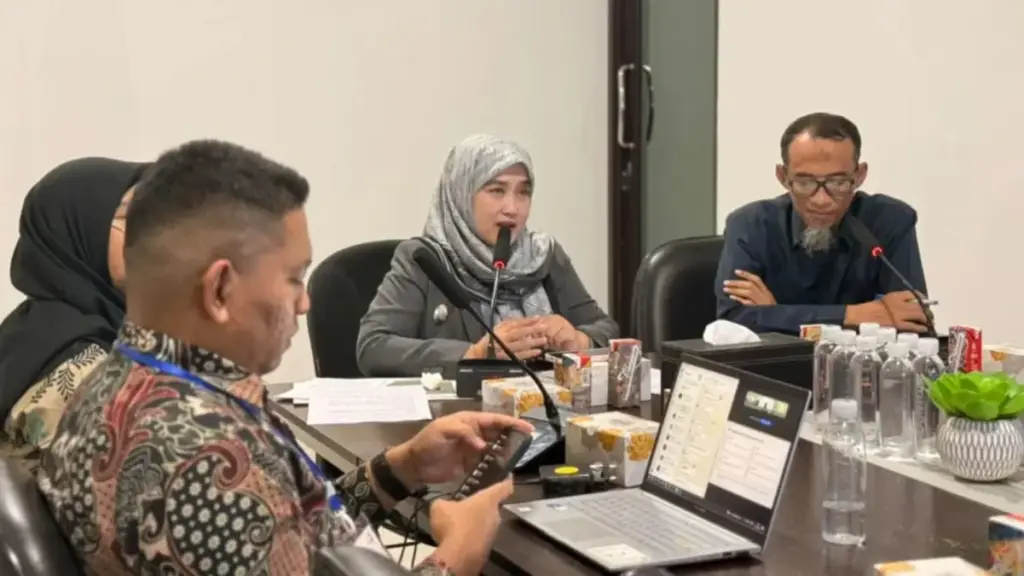 Wakil-Wali-Kota-Cirebon-Siti-Farida-Rosmawati