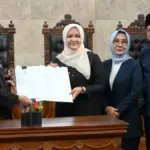 Bupati-Cirebon-Imron-dan-Pimpinan-DPRD-Kabupaten-Cirebon