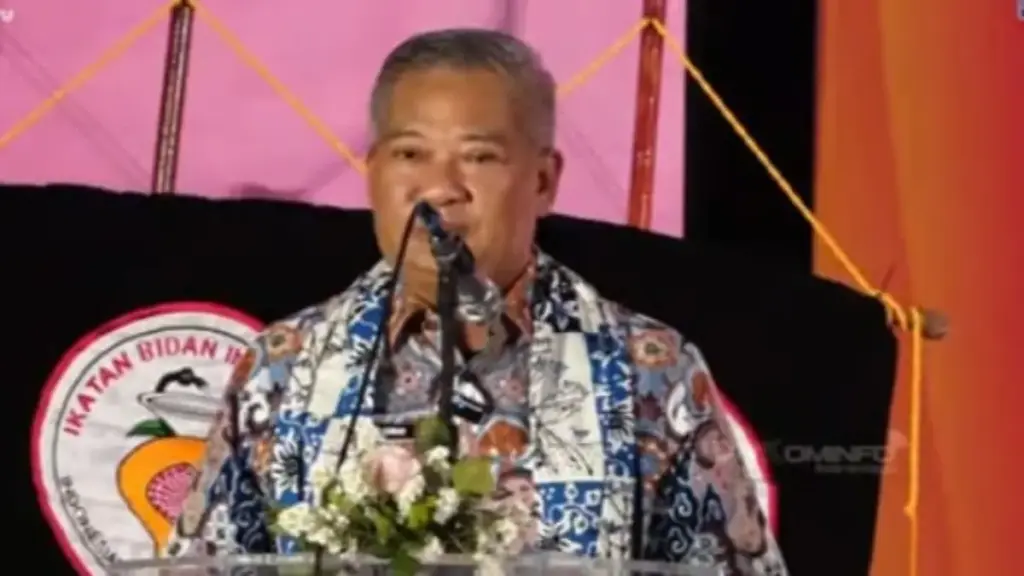 Mengawal 179 Ribu Ibu-Anak, Bidan Indramayu Bebas Hambatan Lanjut Pendidikan Kadinkes-Indramayu-Wawan-Ridwan