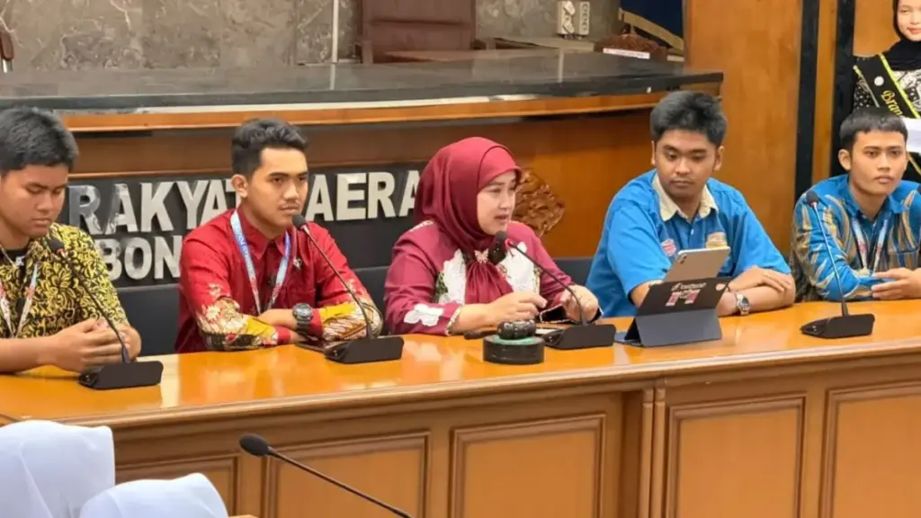 Wakil-Wali-Kota-Cirebon-Siti-Farida-Rosmawati