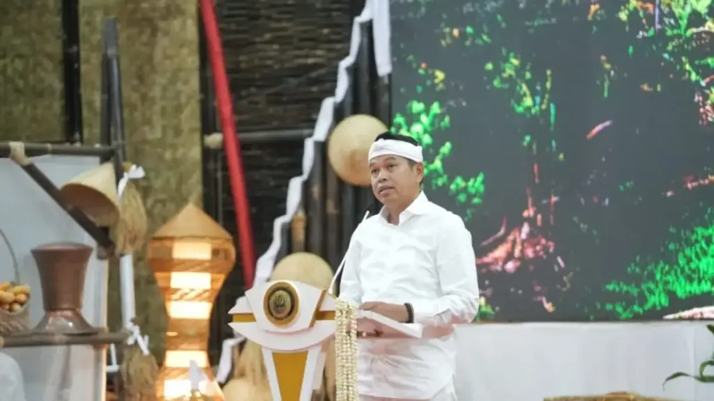 Asuransi Aing Meluncur! KDM Gratiskan BPJS Ketenagakerjaan untuk 5,4 Juta Pekerja Informal Jabar Gubernur-Jawa-Barat-Dedi-Mulyadi