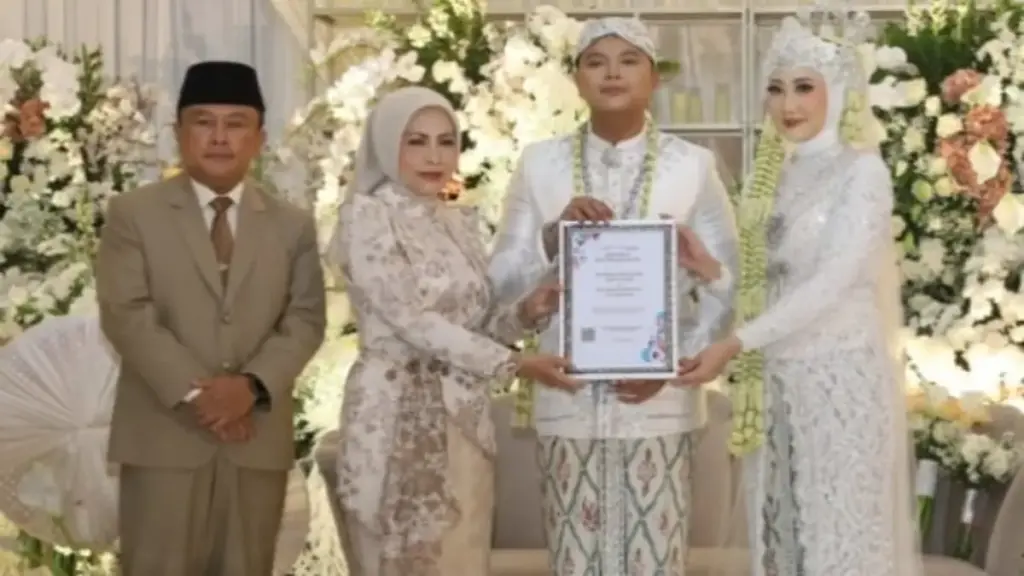 Bupati-Kuningan-Dian-Rachmat-Yanuar