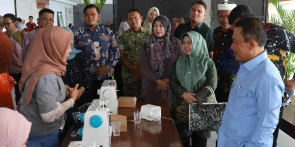 Jurus Kuningan Pangkas Pengangguran, Sulap Warga Jadi Ahli CNC hingga Barista