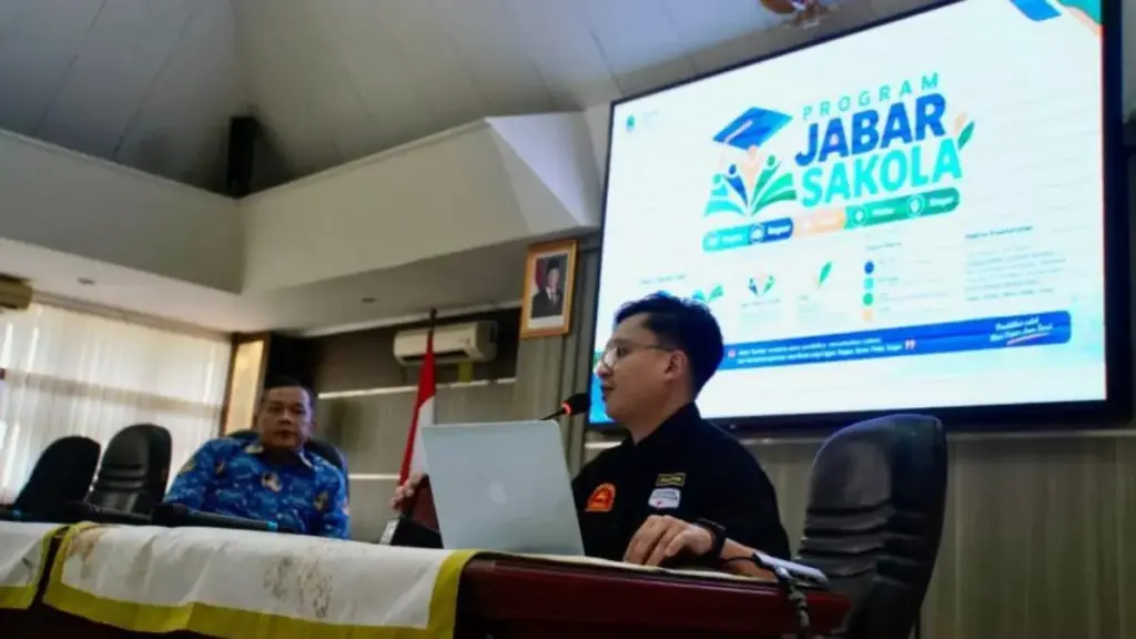 ​Tambal Celah Bantuan, Jabar Sakola Sasar Anak Rentan Putus Sekolah lewat Data Presisi
