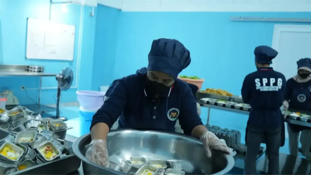 ​Awas Racun Makanan, BGN Kunci SOP Baru Makan Bergizi Gratis