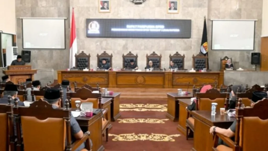 Pemkab Cirebon Genjot Merger BPR dan Sahkan Aturan Baru Desa di DPRD